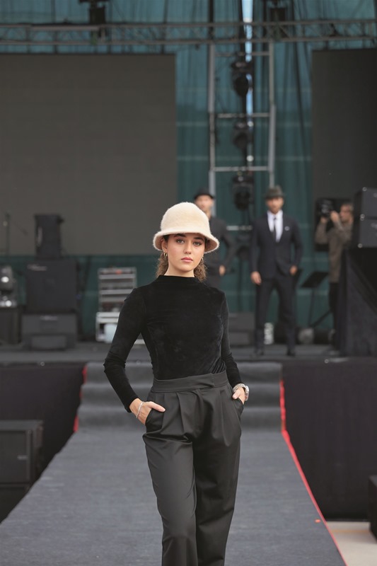 Buse Şahbaz :  Türkiye’nin En Beğenilen Mankenlerinden Biri Olarak Dikkatleri Çekti  Buse Şahbaz :  Türkiye’nin En Beğenilen Mankenlerinden Biri Olarak Dikkatleri Çekti